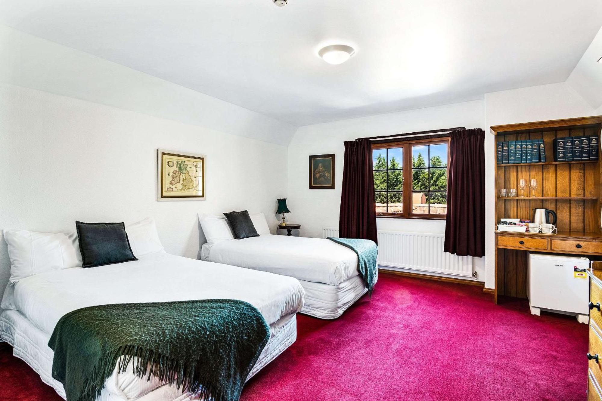 The Honest Lawyer, Ascend Hotel Collection Нельсон Экстерьер фото