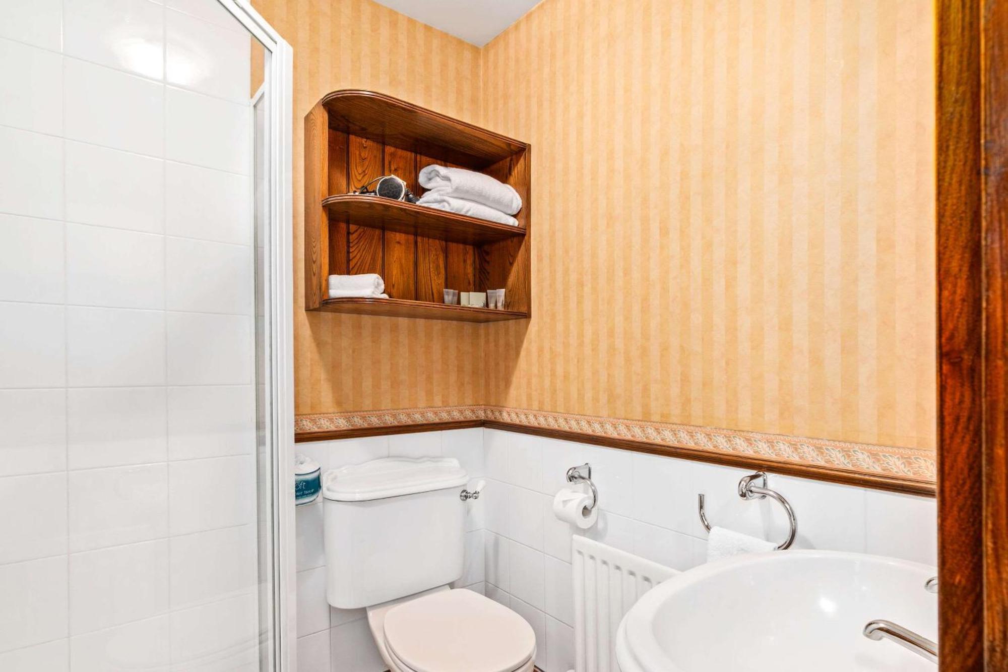 The Honest Lawyer, Ascend Hotel Collection Нельсон Экстерьер фото